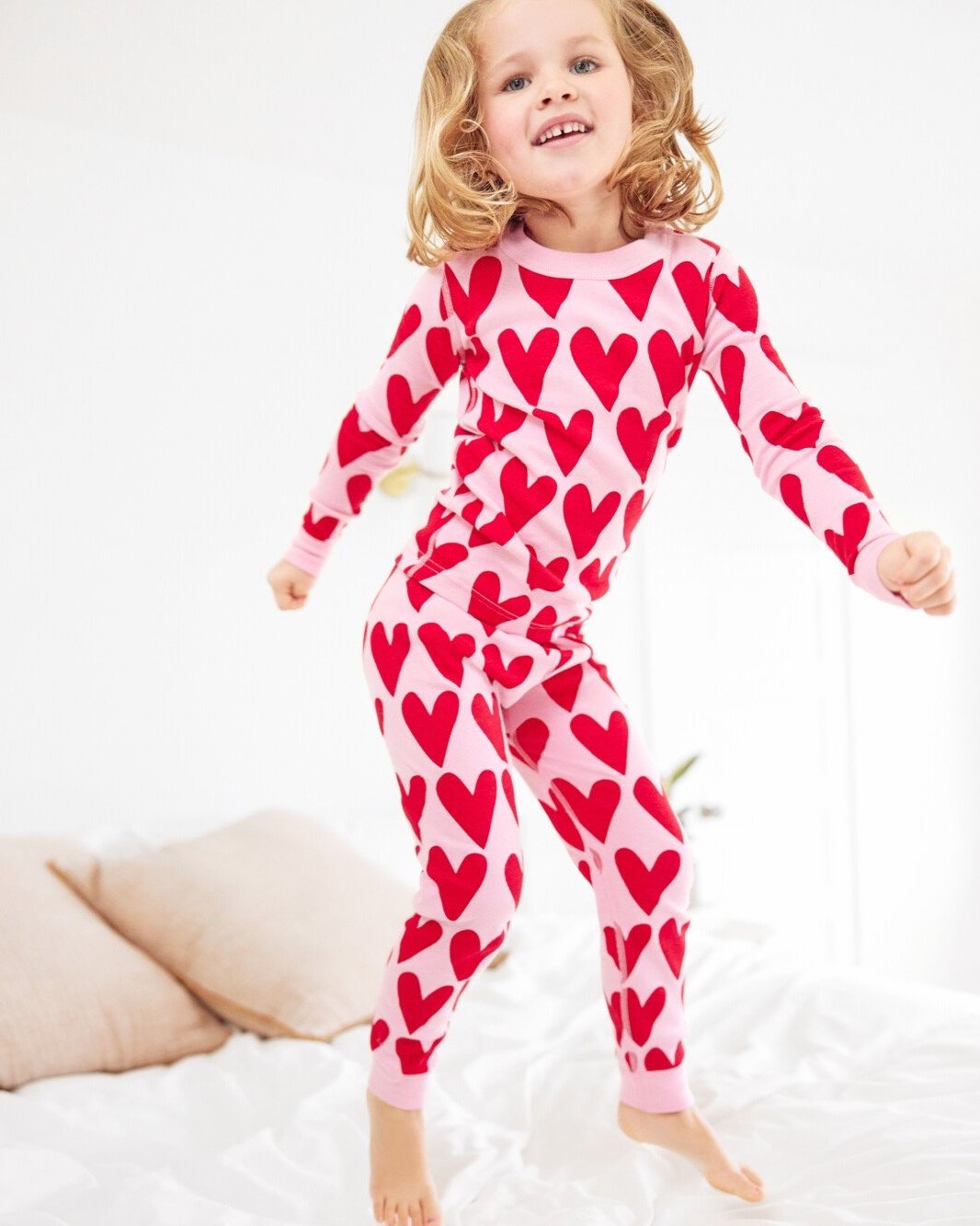 hanna_andersson_kids_organic_heart_pajamas_valentines.jpg