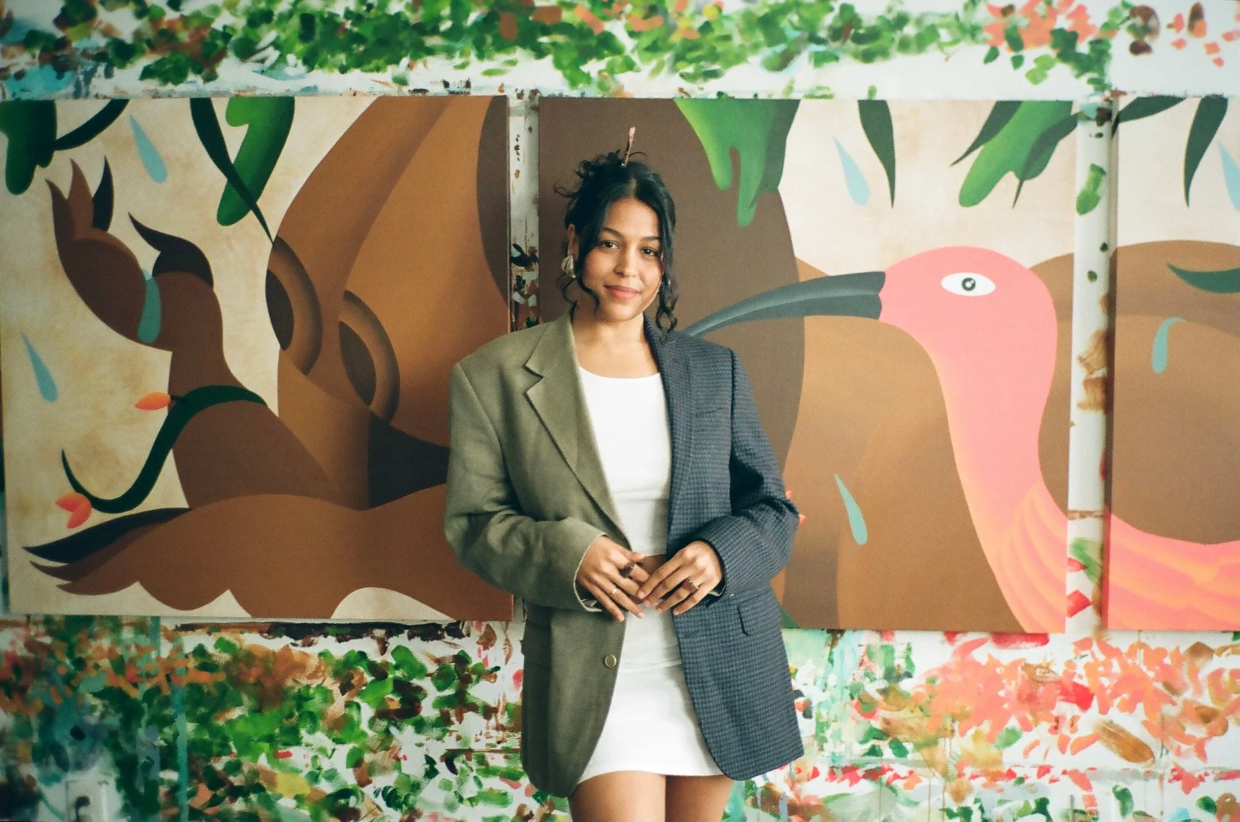 (ES) De la Mujer y la Tierra: Explorando el Cuerpo Femenino Como Paisaje con Bianca Nemelc