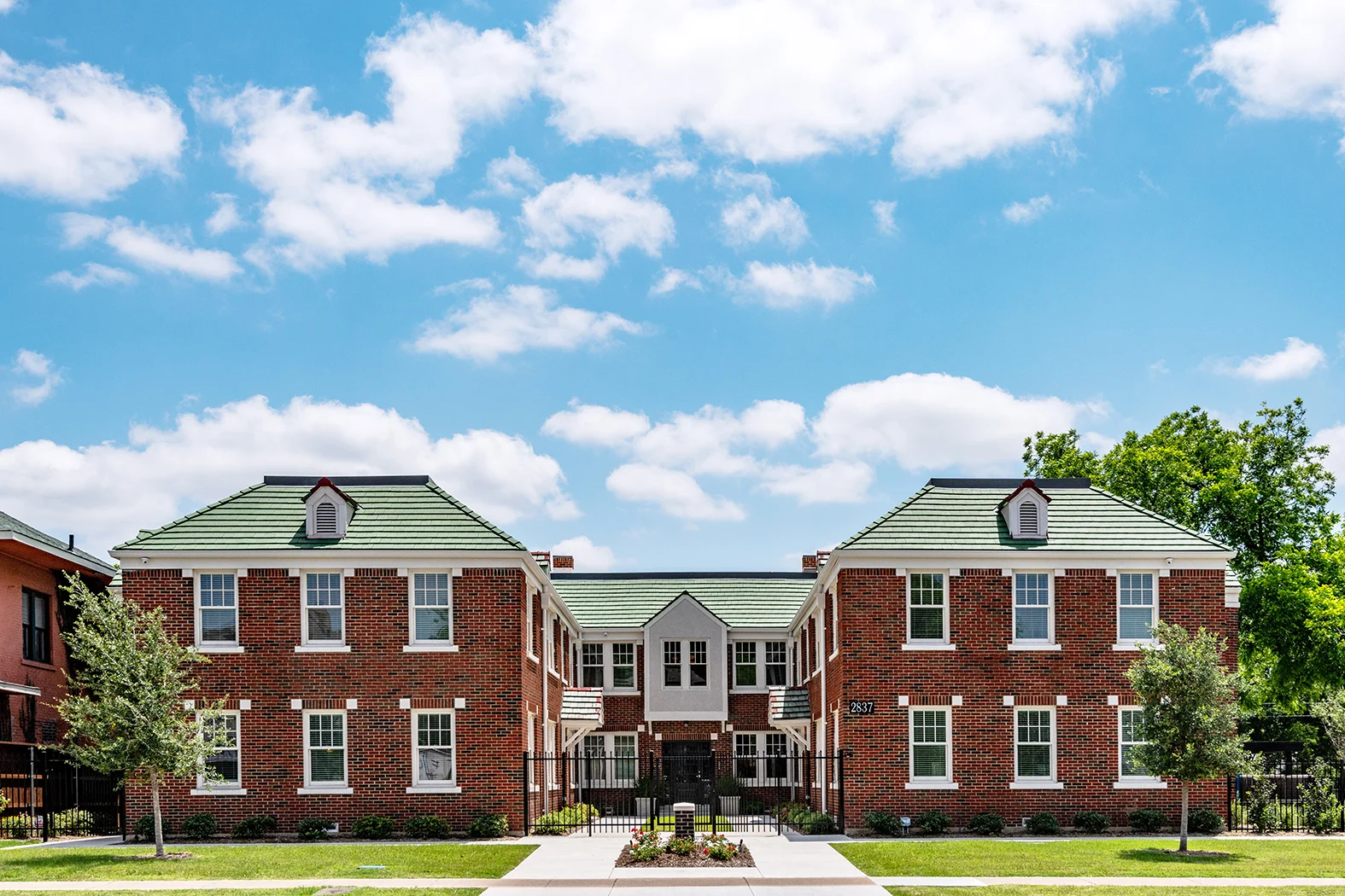 SDL_8334Full Frontal.jpg