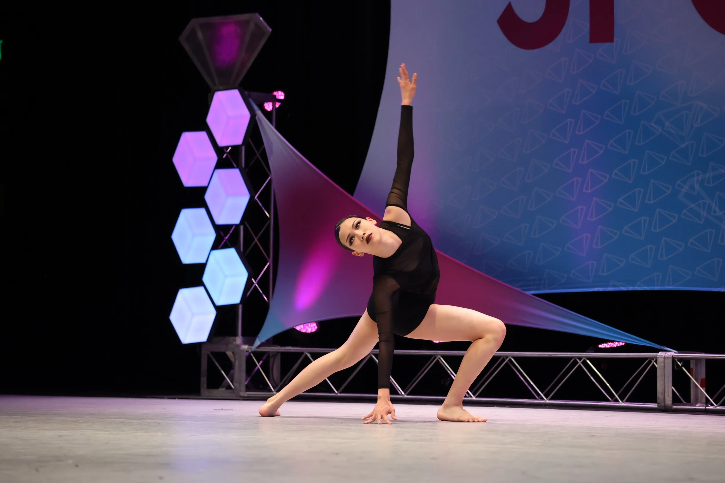 MEIZHEN (ANGELINA) QIU