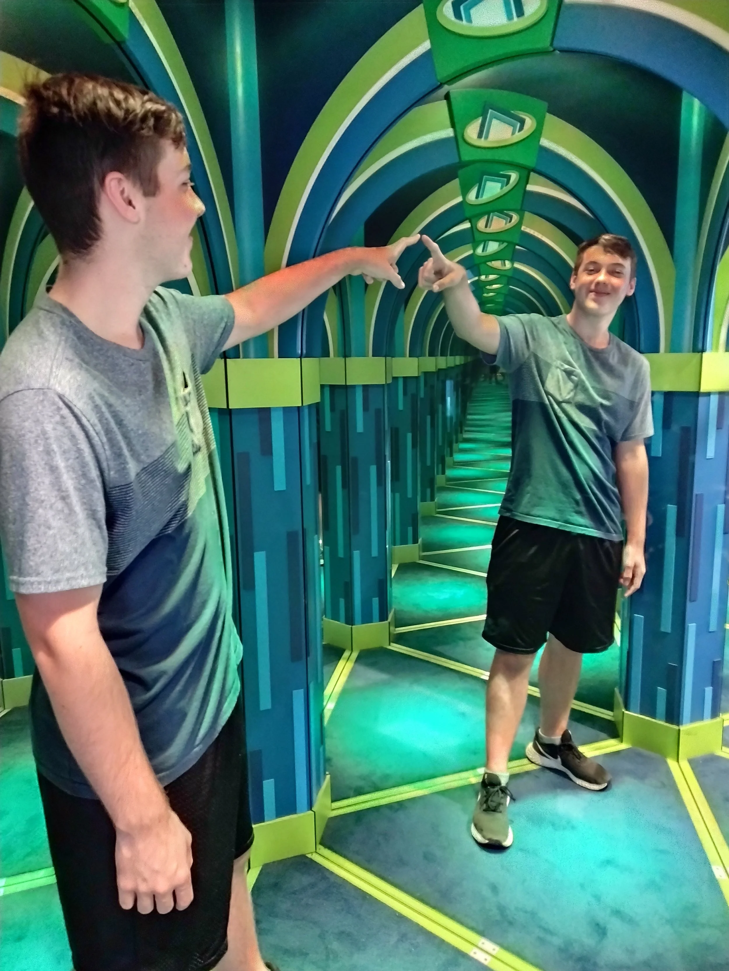 Mirror Maze — Keen Designs Inc