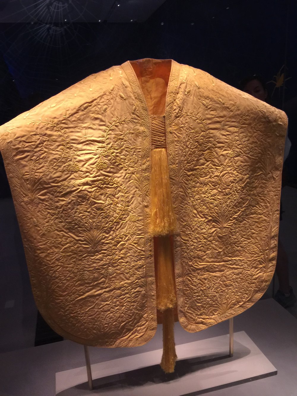 images Golden Orb Spider Silk Dress the golden spider silk cape rue pigalle