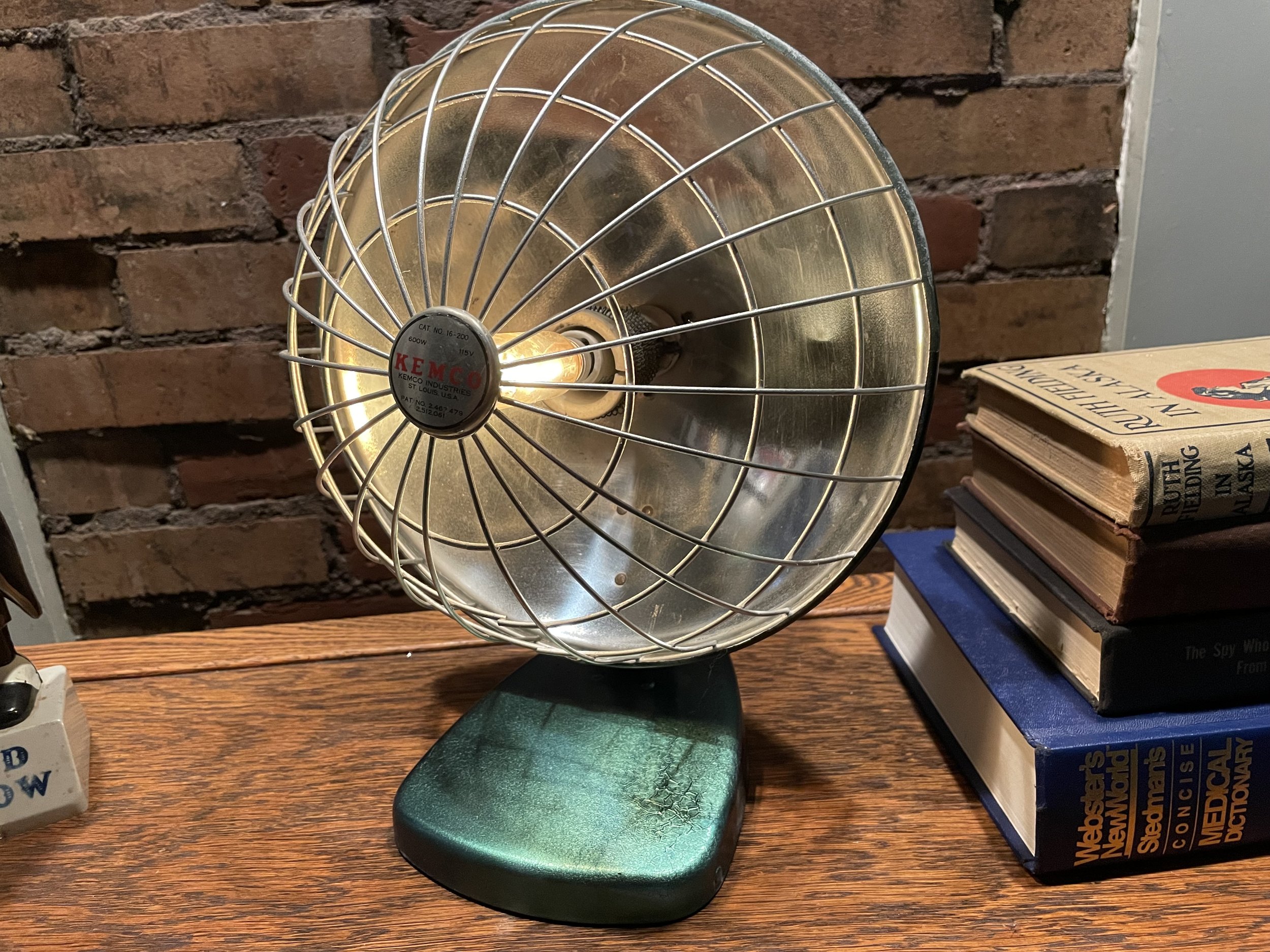 Lichaam weerstand bieden schermutseling Vintage Heater Touch control Lamp | Vintage Space Heater Upcycled To Light  | Rustic Lamp | Industrial Accent Lamp | Reclaimed Lighting | — The Vintage  Addict