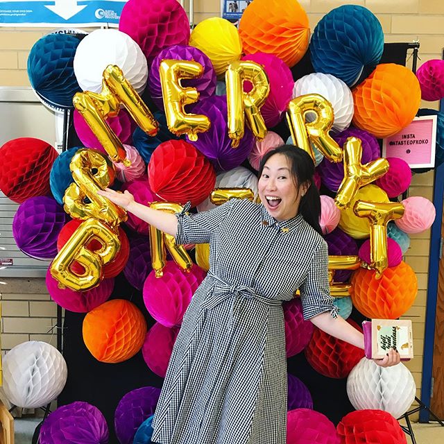 I went to an art fair with some local faves: @srslychocolate @whitedeerapothecary @jbm.studio @atasteofkoko @lasofrendas. I got so many gift ideas for the indoor lover in your life, and I&rsquo;m going to post a mini episode about it soon while Seaso