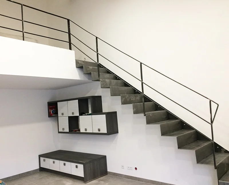 Création d'un escalier 1/4 tournant marches pliées dans l'Aude