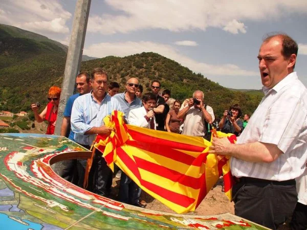 Réalisation de la table d'orientation au Castell de Ria