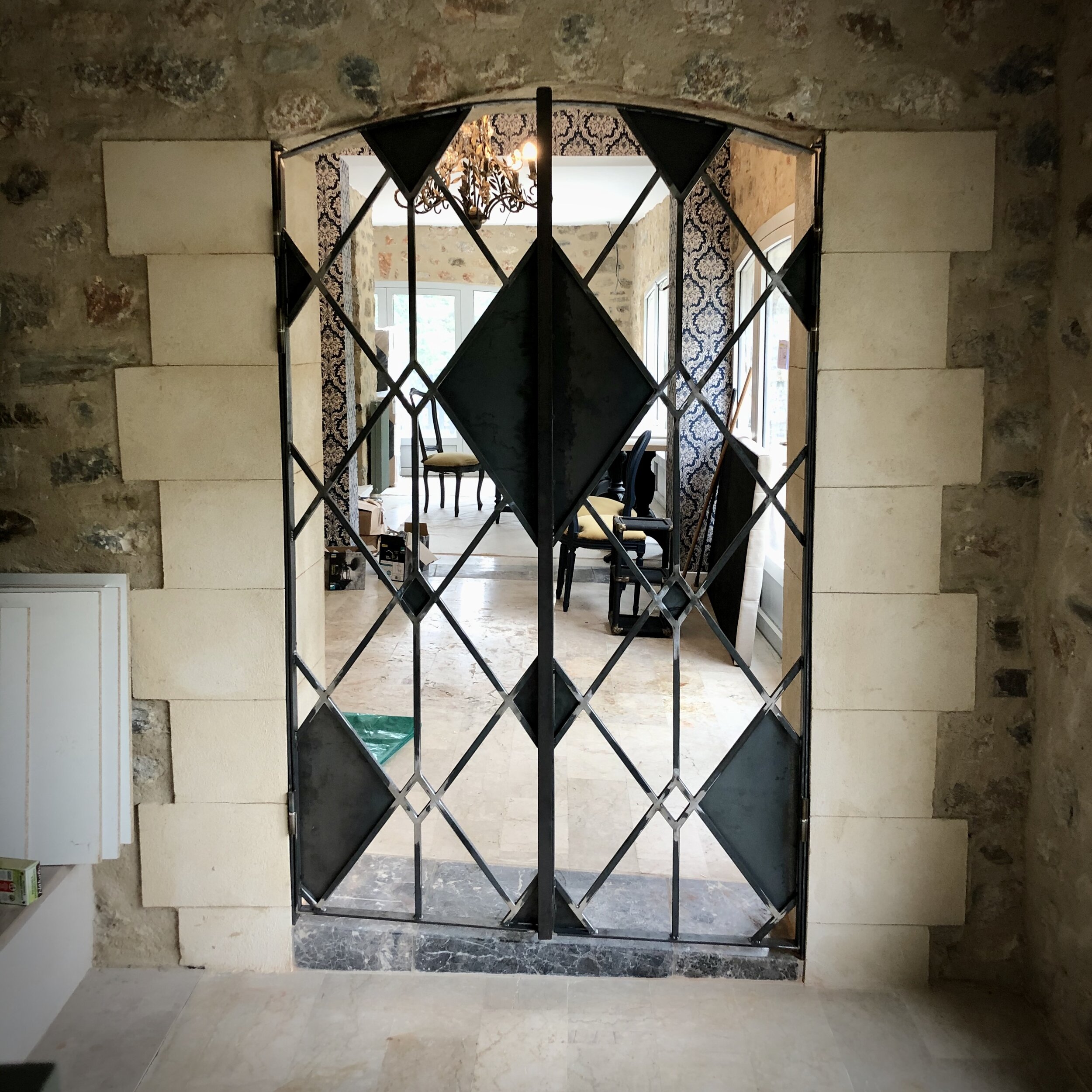 Porte double ouvrant pour un château 