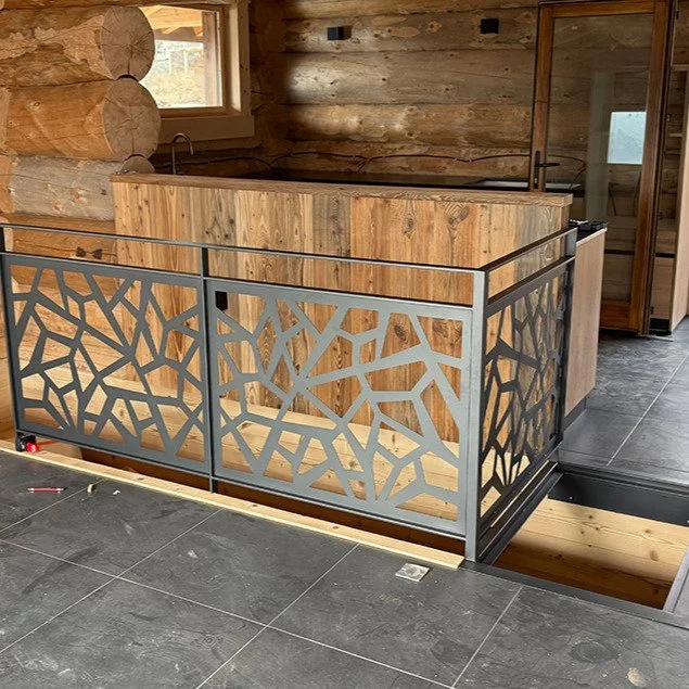 📐🔩 Fabrication sur mesure : Garde-corps en d&eacute;coupe laser &amp; Dalle de verre 🔲 pour ce tr&egrave;s beau chalet de montagne d&egrave;s Pyr&eacute;n&eacute;es-Orientales. 

Transformez votre espace avec des cr&eacute;ations uniques et sur-me