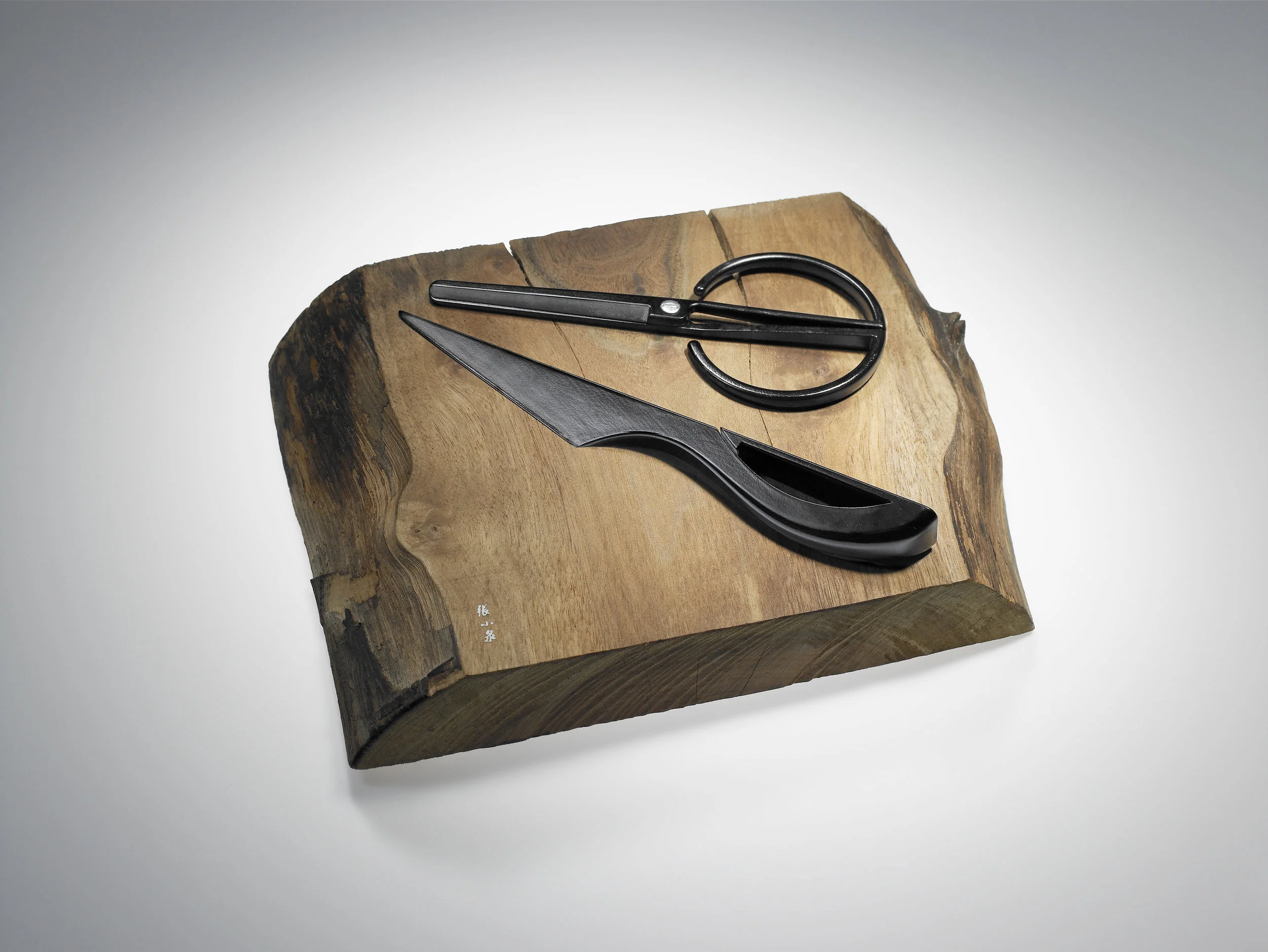 The second set is handmade office tools. It is designed to pass on the handmade tradition of Zhang xiaoquan.