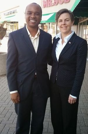 Chris Allen and Minister of Labour Kellie Leitch meet for breakfast to discuss small business labour issues faced by Toronto entrepreneurs.