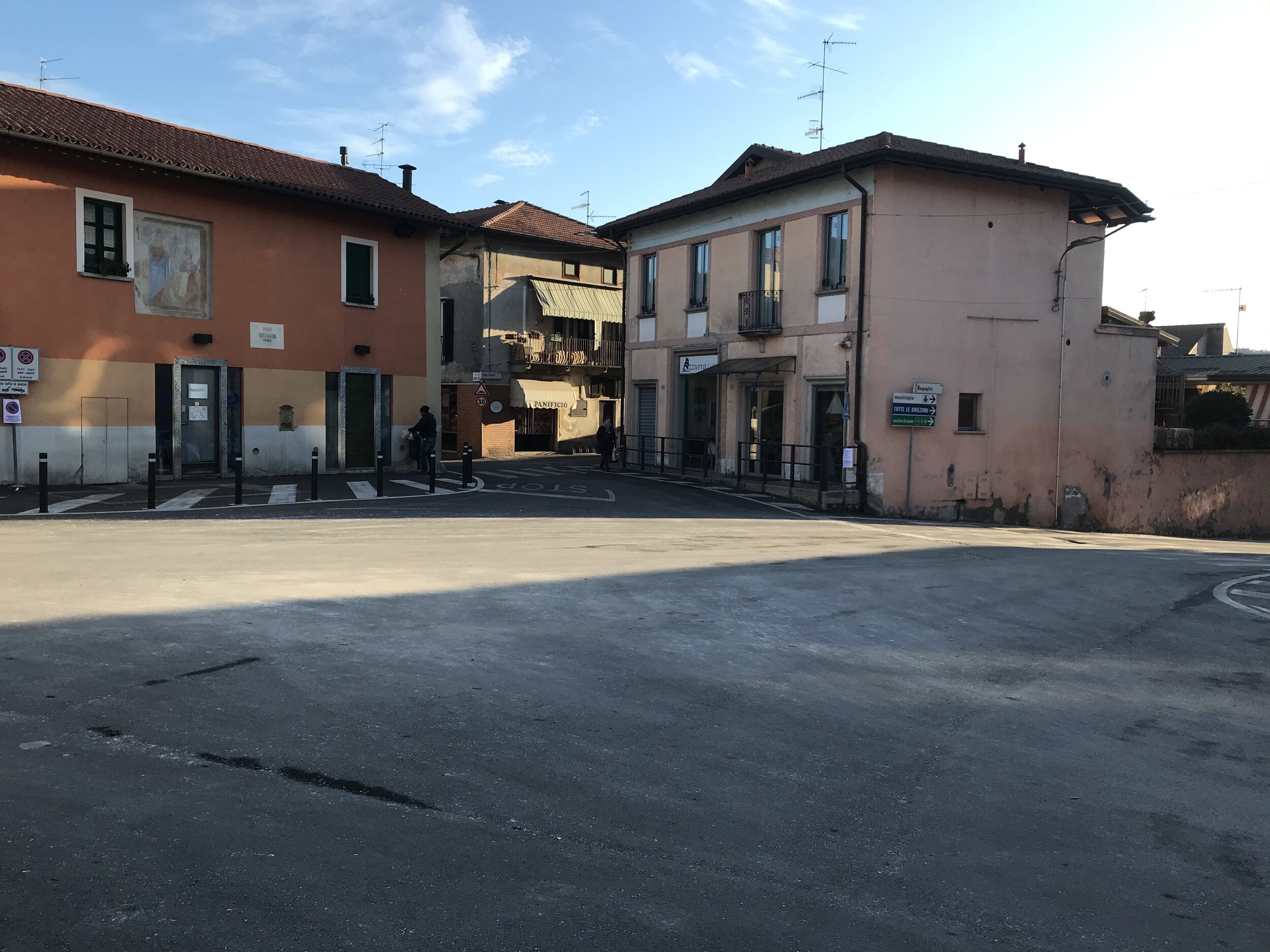  The piazza in the middle of Mercallo 