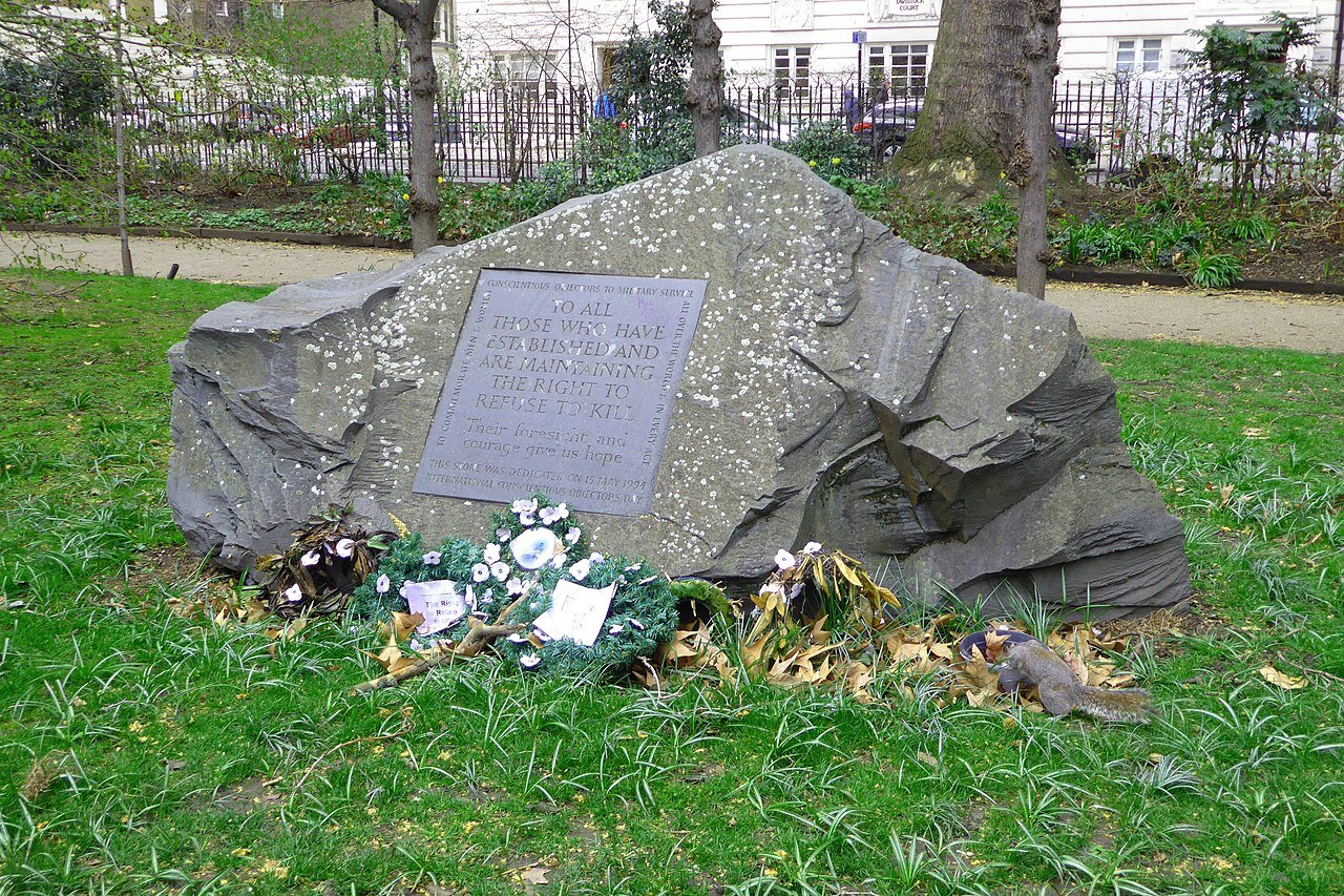 PICTURED: The conscientious objectors monument in Tavistock Square, Bloomsbury, first dedicated on International Conscientious Objectors Day, 1994. It reads “Their foresight and courage gives us hope.” Photo credit: Ethan Doyle White. CC 4.0.