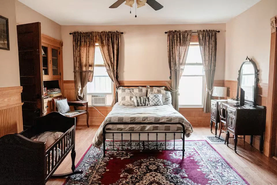 bedroom1.1.jpg