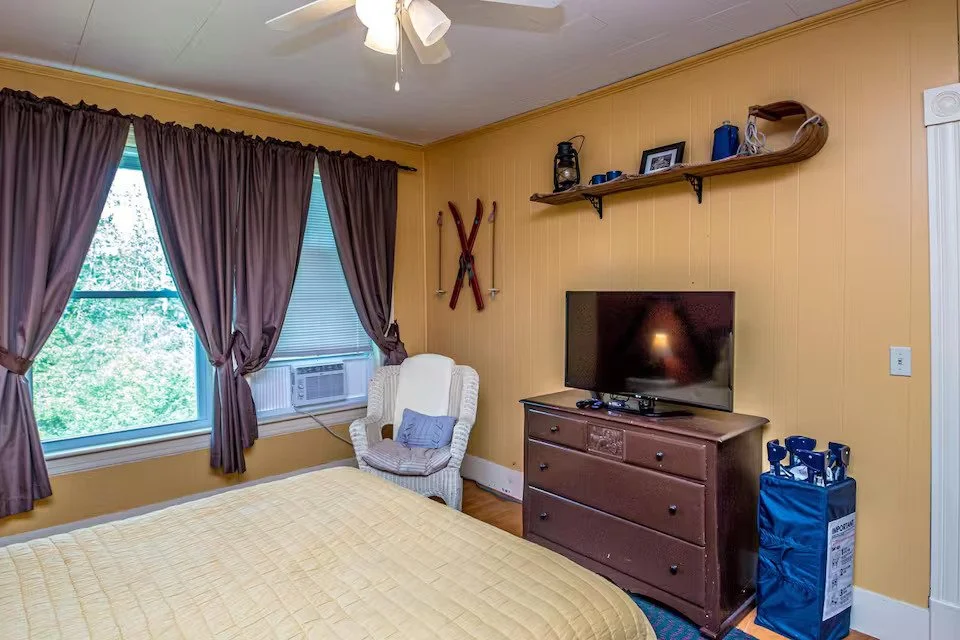 bedroom6.3.jpg