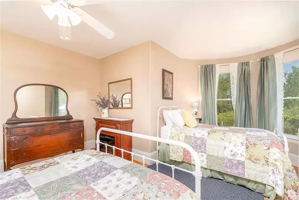 bedroom7.1.jpg