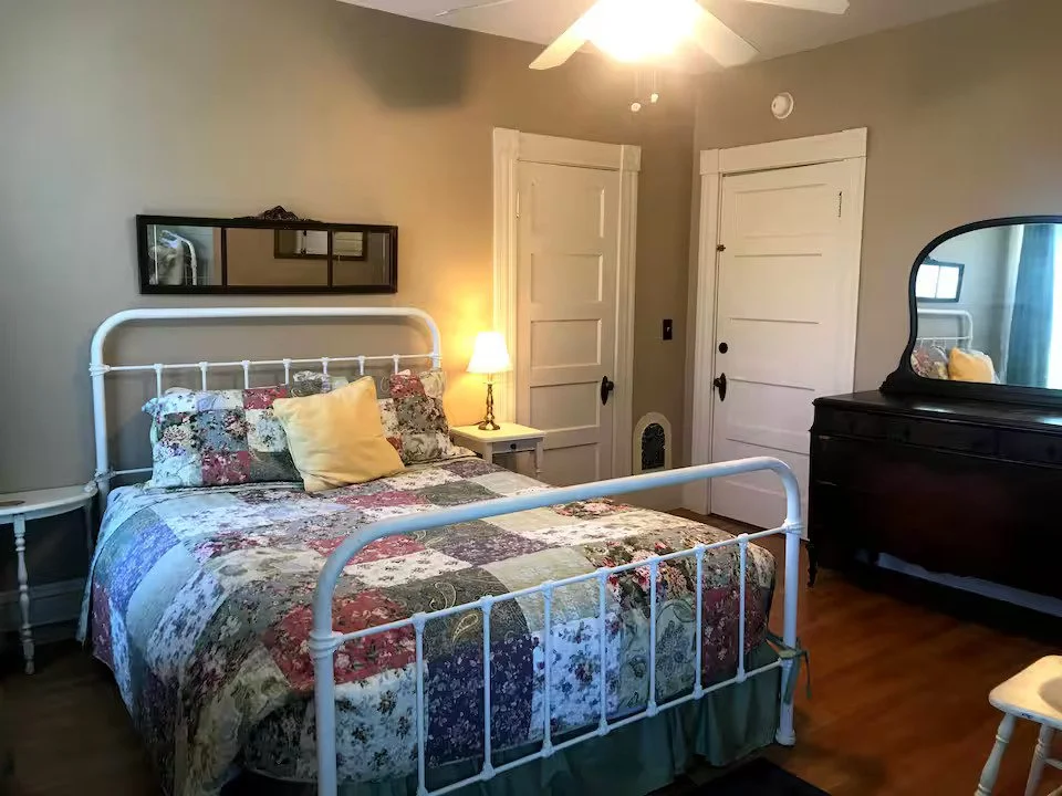 bedroom7.2.jpg