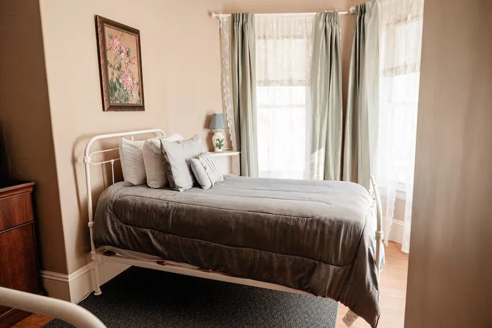 bedroom7.4.jpg
