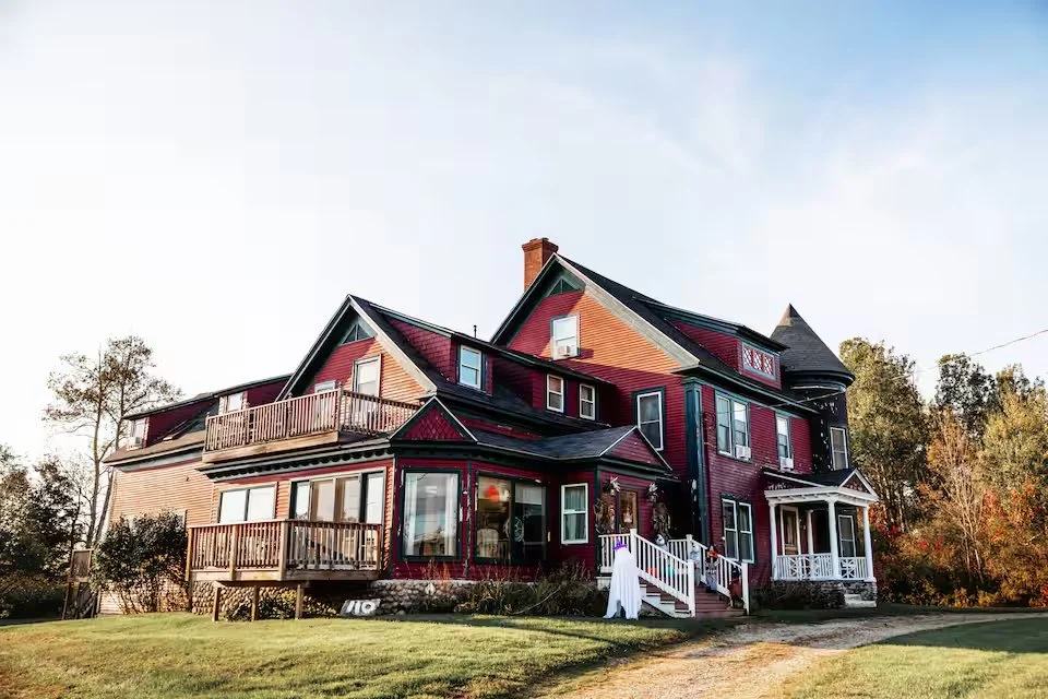 exterior2.jpg