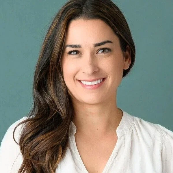 Crista Román, Betrayal Trauma &amp; Christian Life Coach