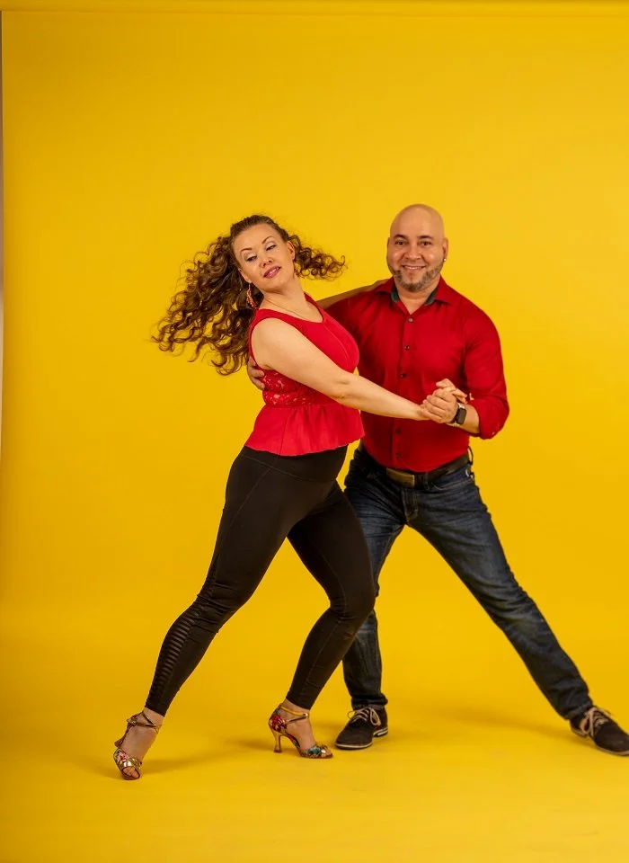 Couples Salsa Intermediate/ Advanced - crossbody on 1 