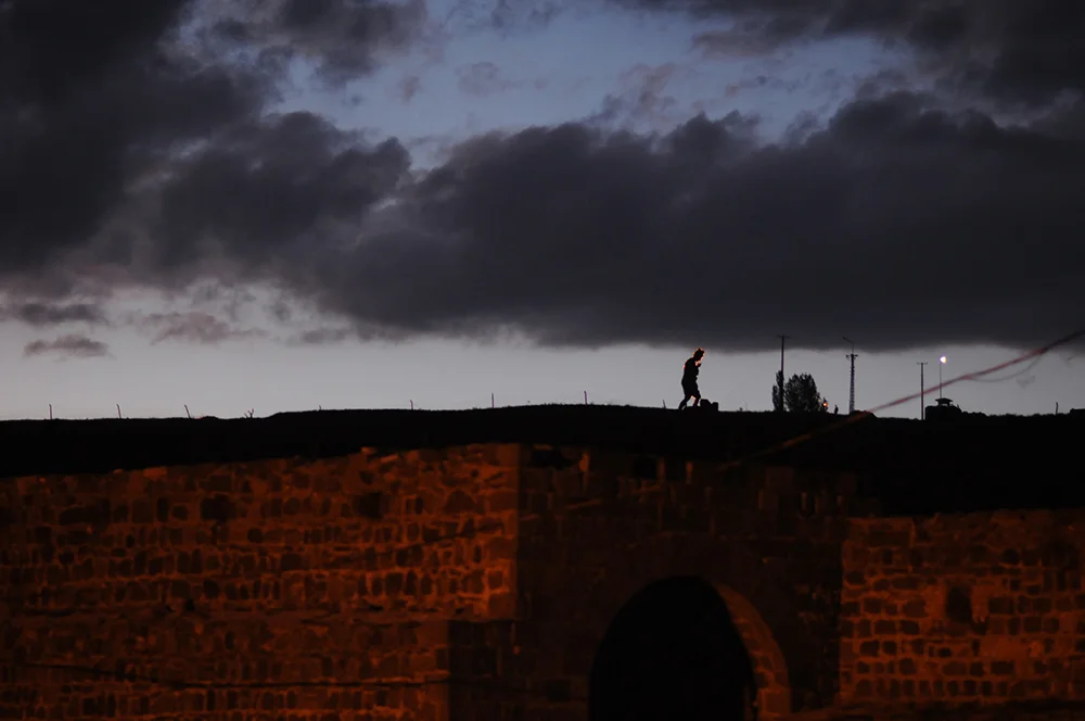 man-on-fire-kars-turkey-'12.jpg