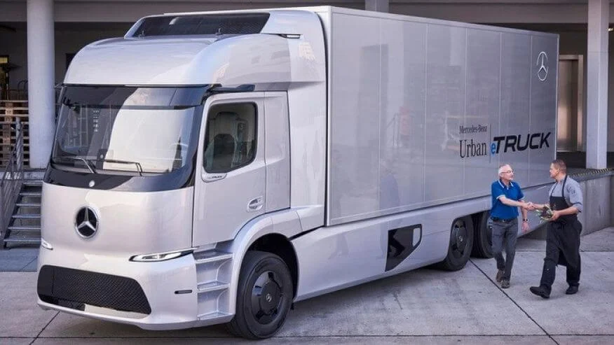 Mercedes-UrbanETruck.jpg