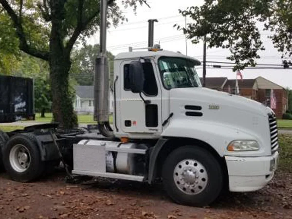 2004 Mack