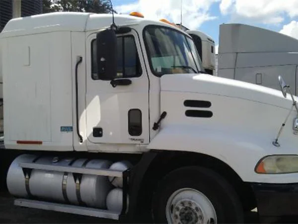 2000 Mack