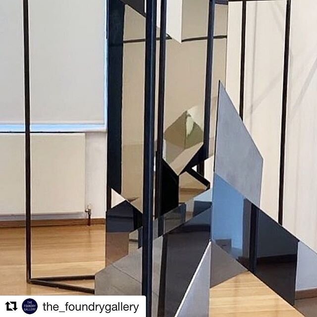 #Repost @the_foundrygallery 🙏💥
・・・
The compositions you can create with @rosalindnldavis and @justinjhibbs newest installation are unlimited. ..
The title of the exhibition alludes to the question of vanishing points within the work; are these illu