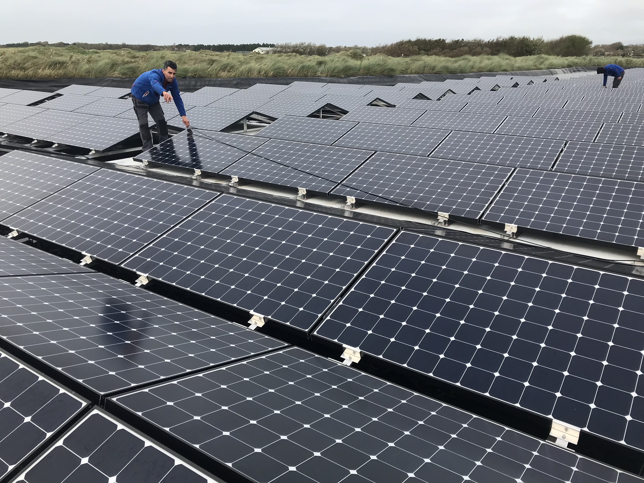 Floating-solar-pv-system-netherlands-nederland-texel-08.jpeg