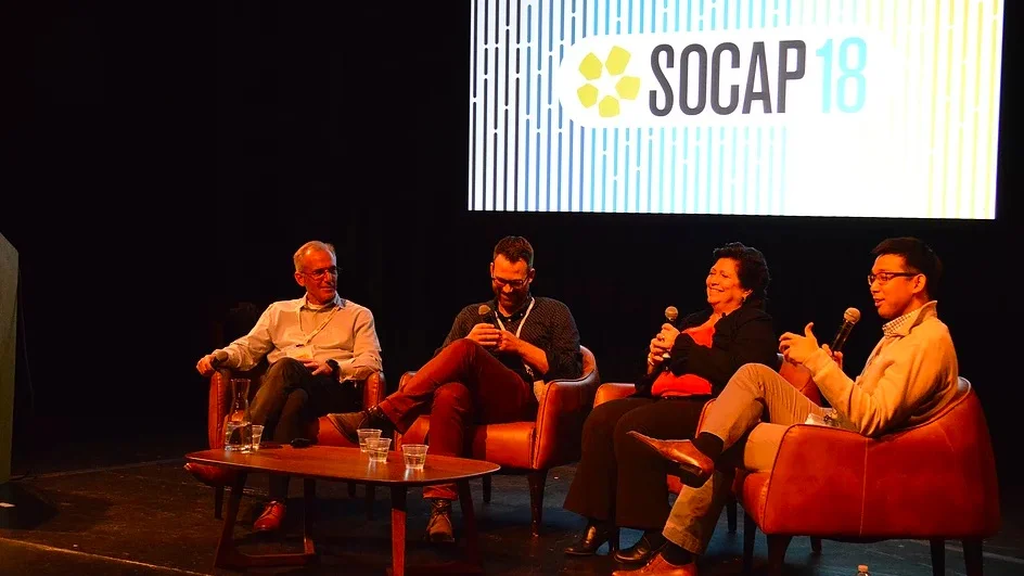  Photo by  Robert Kim  