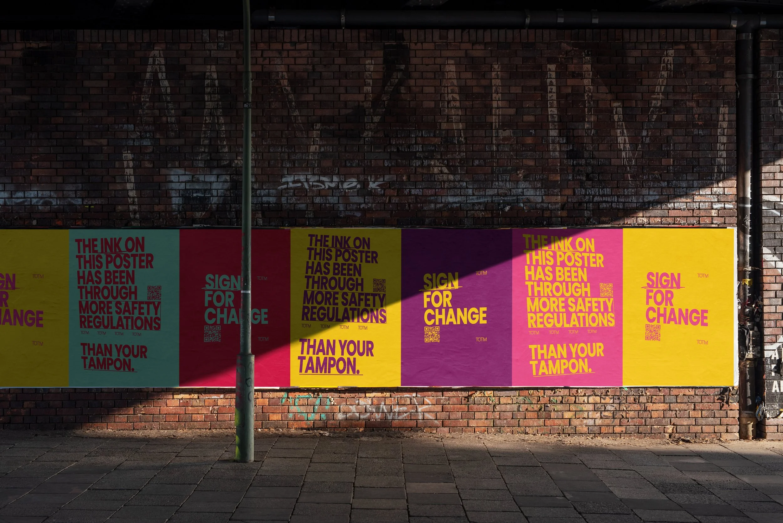 FLYPOSTER IN SITU.jpg