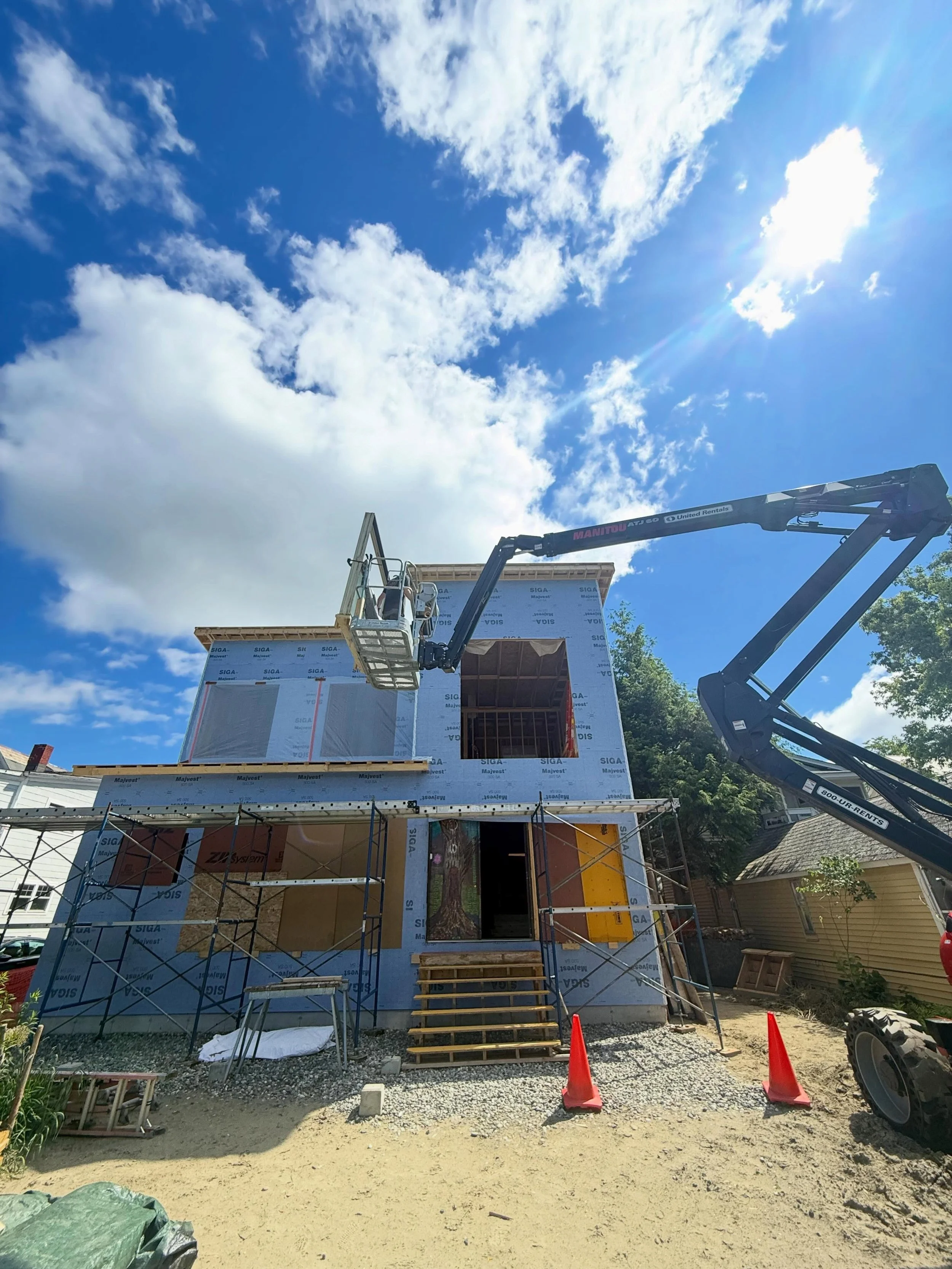 Happy Friday everyone!  Our Marvin window package arrived this week at our lake view project.  Stay tuned for some transformative updates as we let the light shine through our project with a view 🤩 #finehomebuilding #marvinwindows #siganorthamerica 