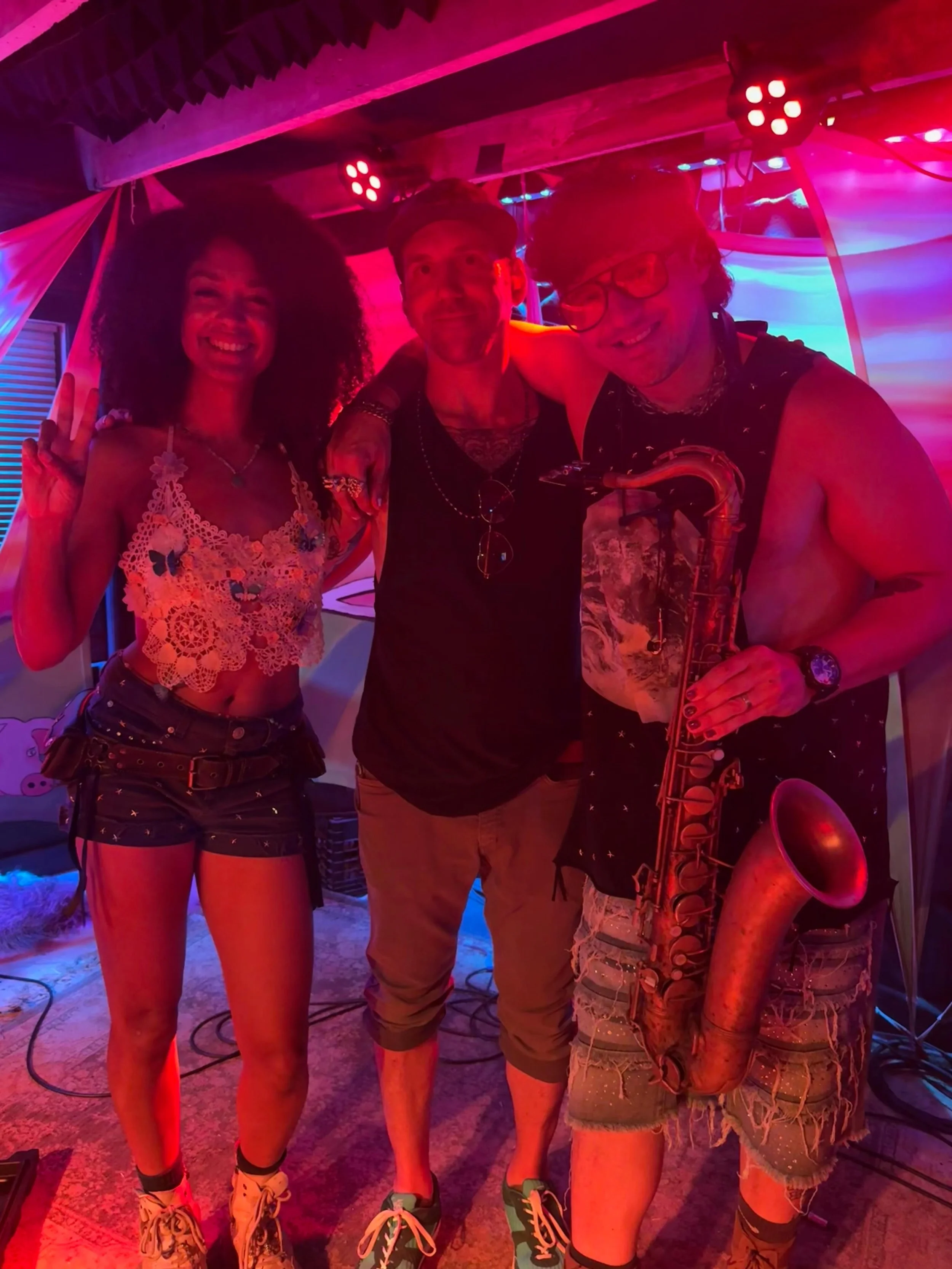 So much fun groovin with @michaelwilbursax and @aimeecharlesworth you two are a beautiful pair! That was some of my most favorite music ever. 🕺💃🪩🔥🎷🎷🎷Thanks for such a amazing show @zenbarn  #musicismedicine #danceislife #worklifebalance #cupis