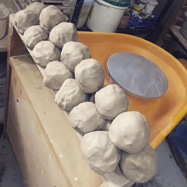 Balls of clay prepped and ready to throw #clay #throwing #ceramics #potterywheel #pottery #process