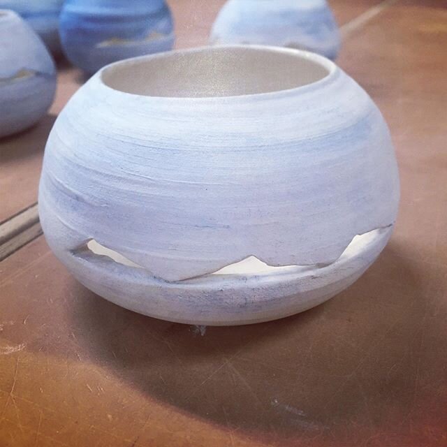 Tealight vessel #scottishlandscape #tealightholder #tealight #paleblue #powderblue #ceramics #scottishceramics #pottery #glasgowlife #westcoastscotland #carved #wasps