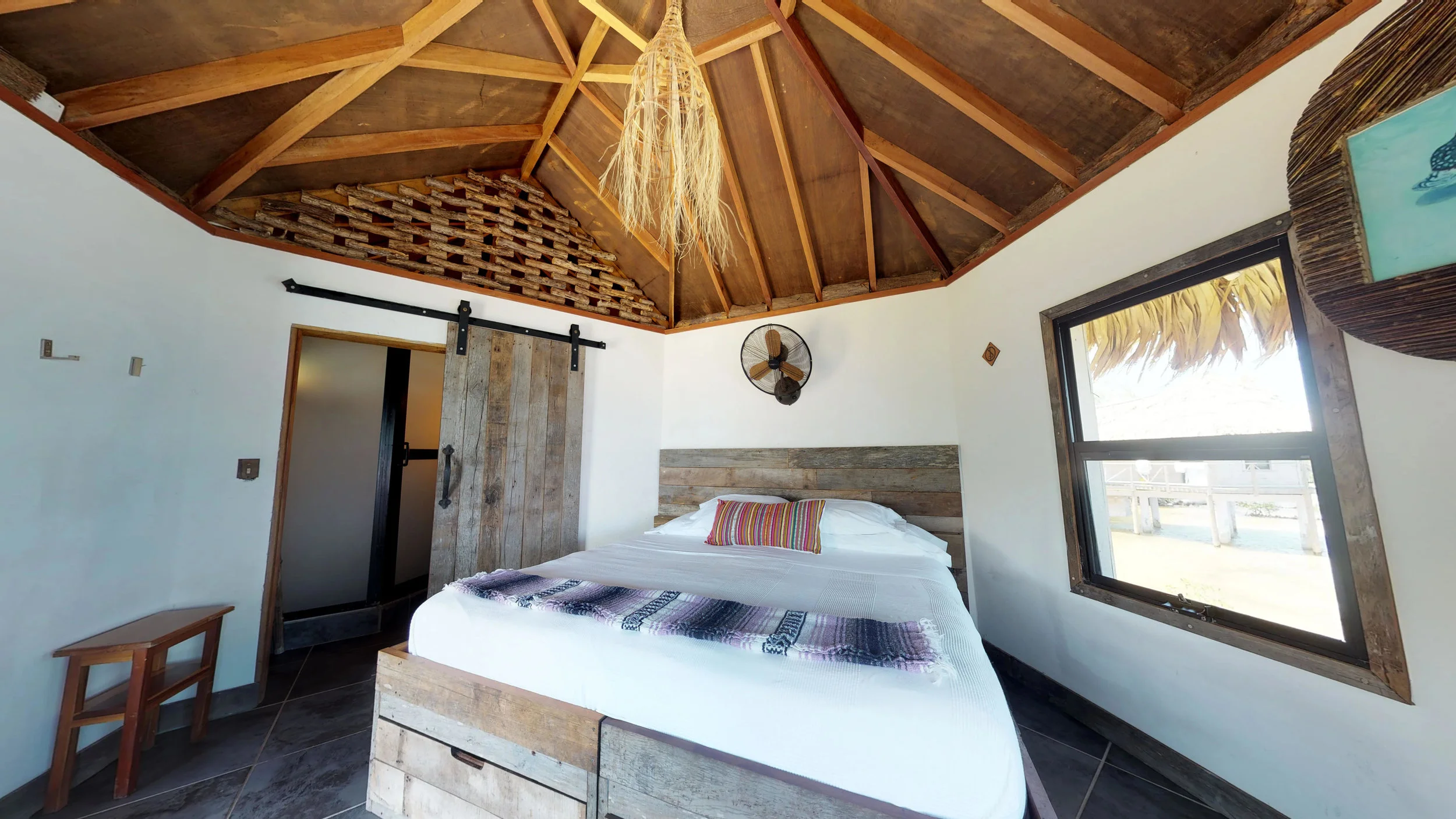 Premier-Overwater-Bungalow-Stingray-12182018_014839 (1).jpg