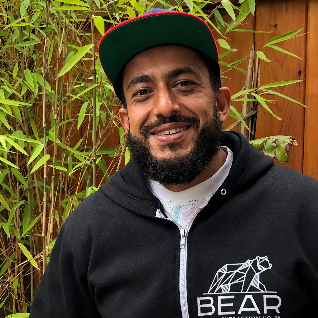 Mo-Bear-farmers-page.jpg