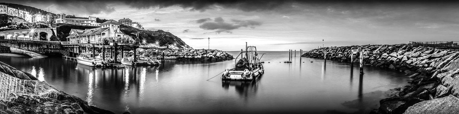 Ventnor Harbour @ Dawn_bw_4x1_32x8_1500_web.jpg