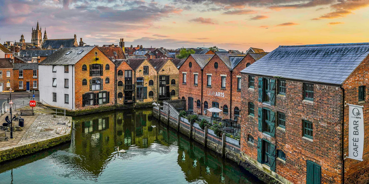 Newport_Quay_Arts_np6890P_16x8b.jpg