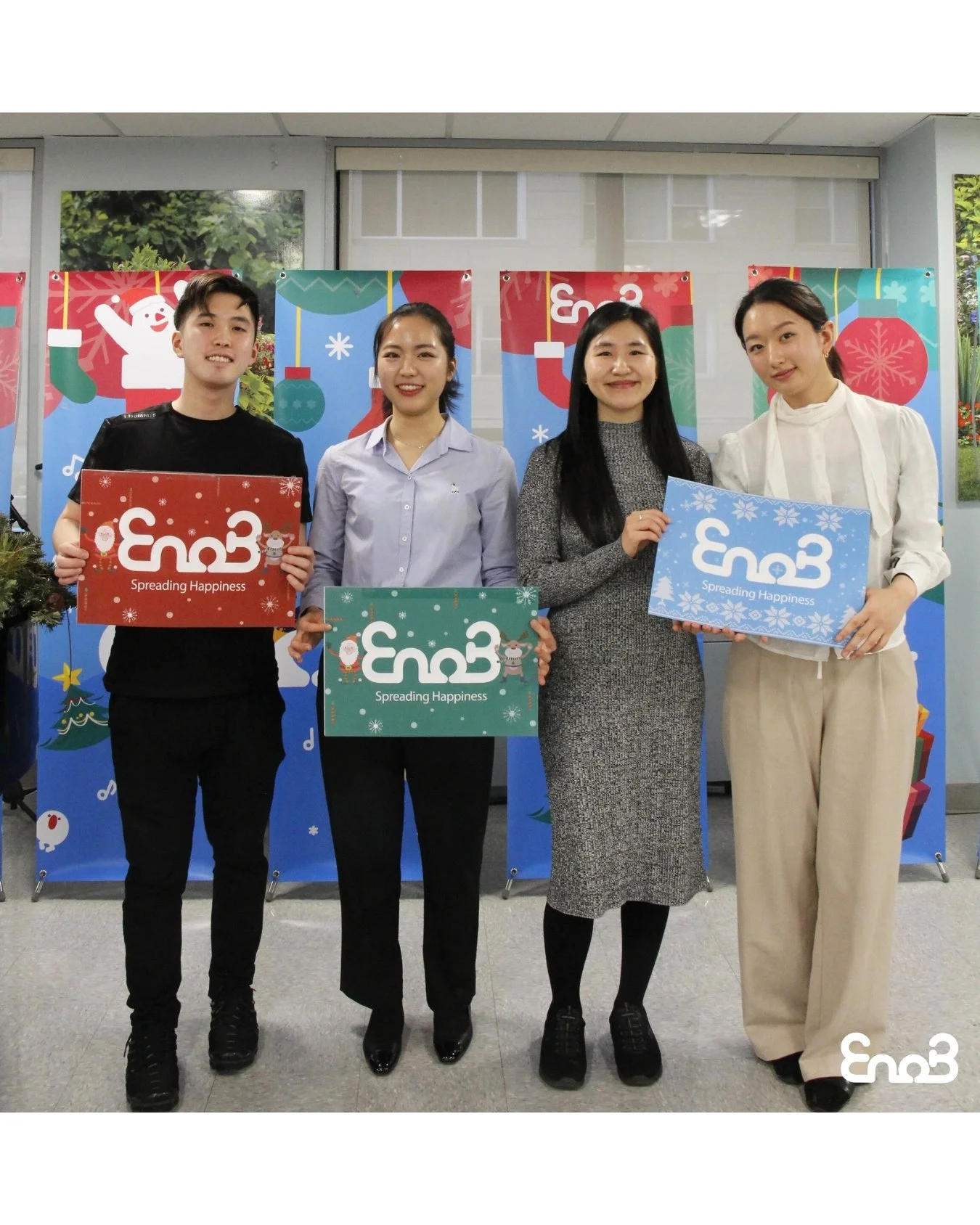 [EnoB NY Outreach Concert 2025.12.24 @ UES Rehab &amp; Nursing Center with Ahhyun Noh MD Team]

On December 24, EnoB held its Christmas Outreach Concert at the Upper East Side Rehab &amp; Nursing Center in Manhattan. Led by Music Director Ahhyun Noh,