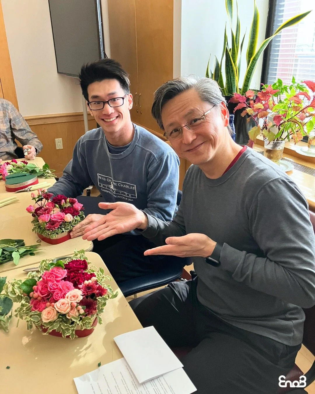 [EnoB NY Flowers for Healing | 2026.01.22 @ Calvary Hospital with Alice Kil]

On January 22, EnoB hosted the first Flowers for Healing class of 2026 at Calvary Hospital in the Bronx. The soft warmth of spray roses and the bright energy of hypericum c