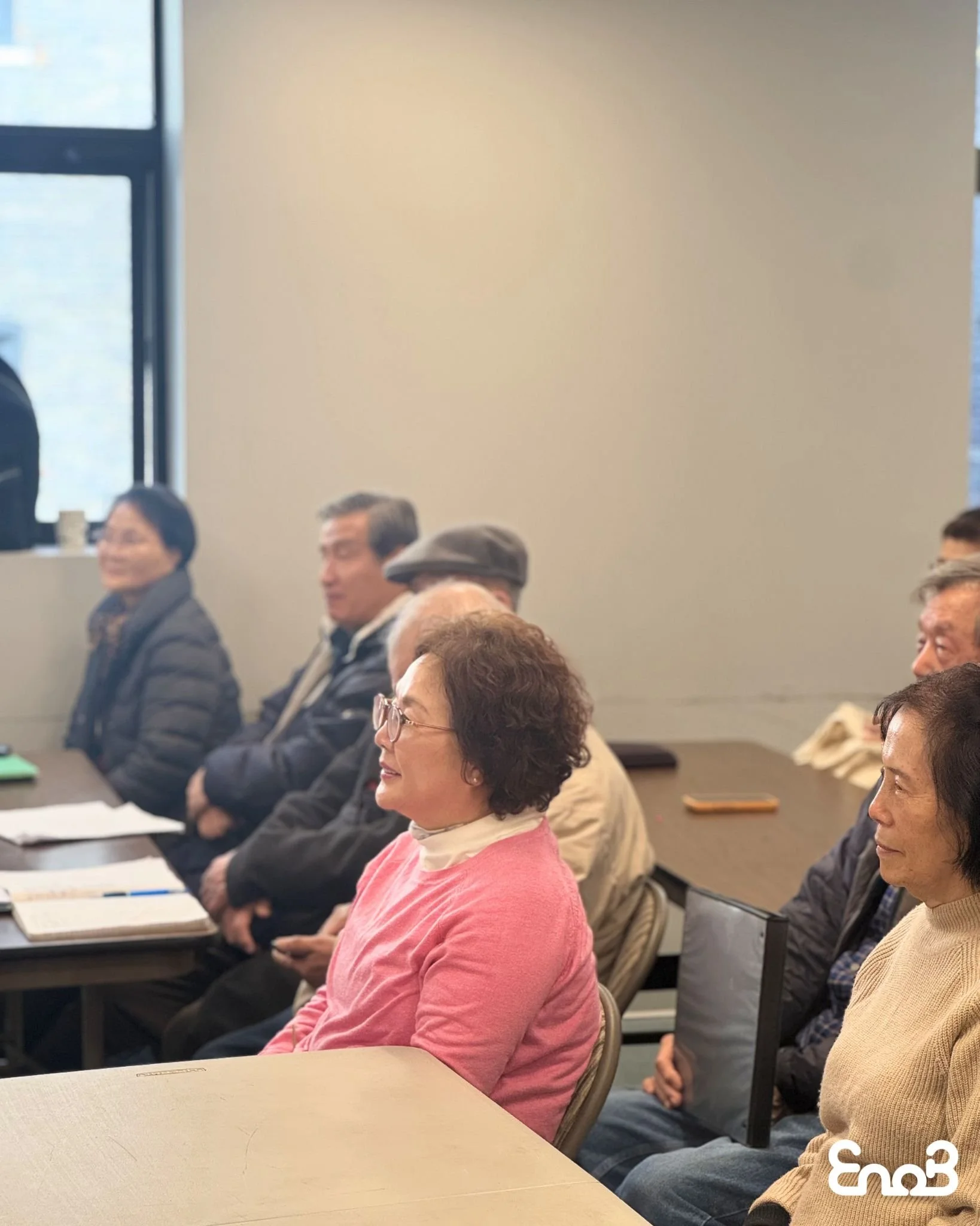[EnoB X KCS Collaborative Program] Chorus Class for Seniors at KCS Flushing, Corona, and Manhattan

매주 월요일, 화요일, 수요일 KCS 플러싱 &middot; KCS 코로나 &middot; KCS 맨해튼에서 이노비 시니어 합창 교실이 활기차게 운영되고 있습니다. 이번 주에는 KCS 맨해튼에서의 수업 현장을 전해드립니다. 완연한 봄날씨 속에 어르신들의 발걸음이 더욱 