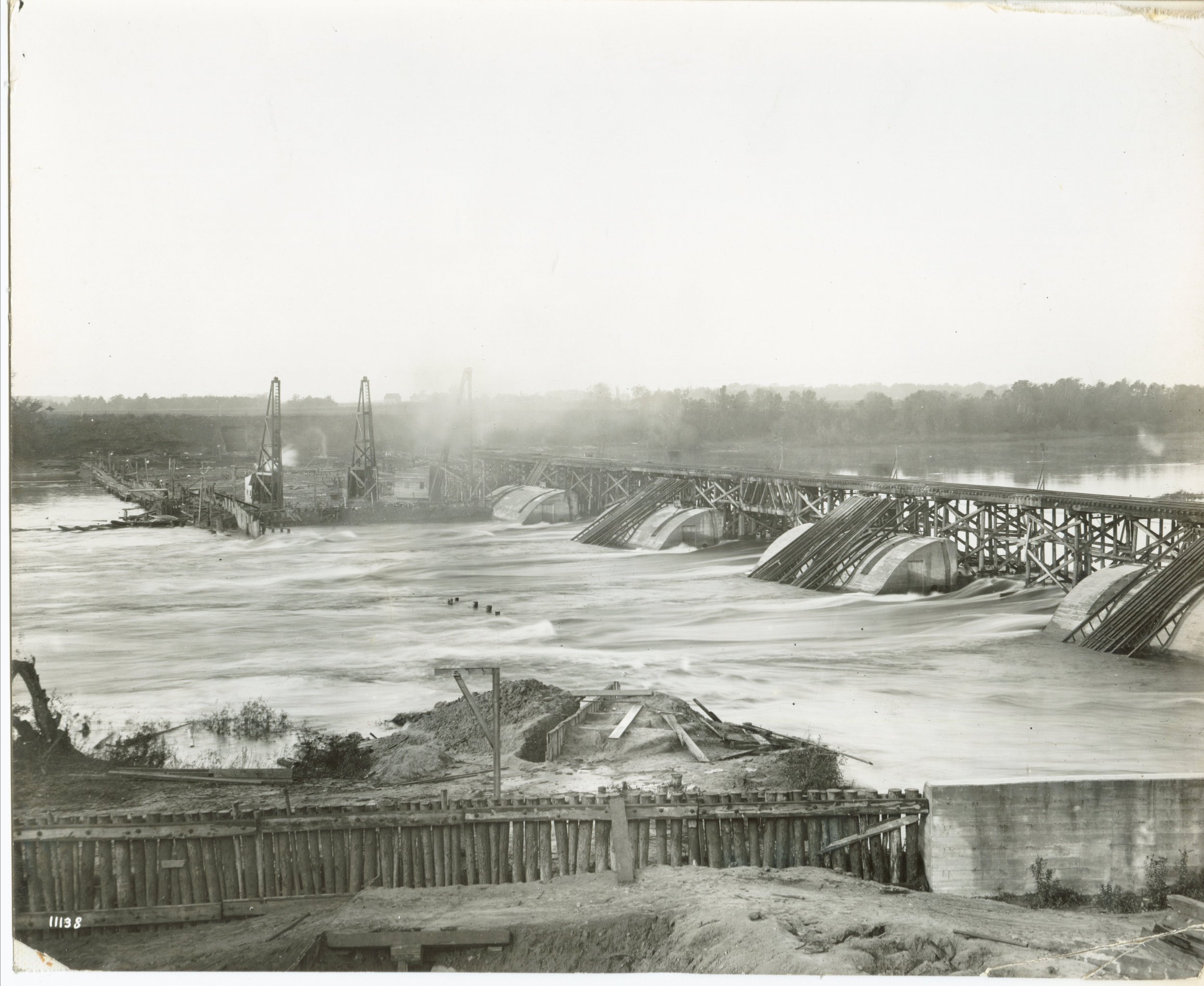 Construction of Coon Rapids Dam 