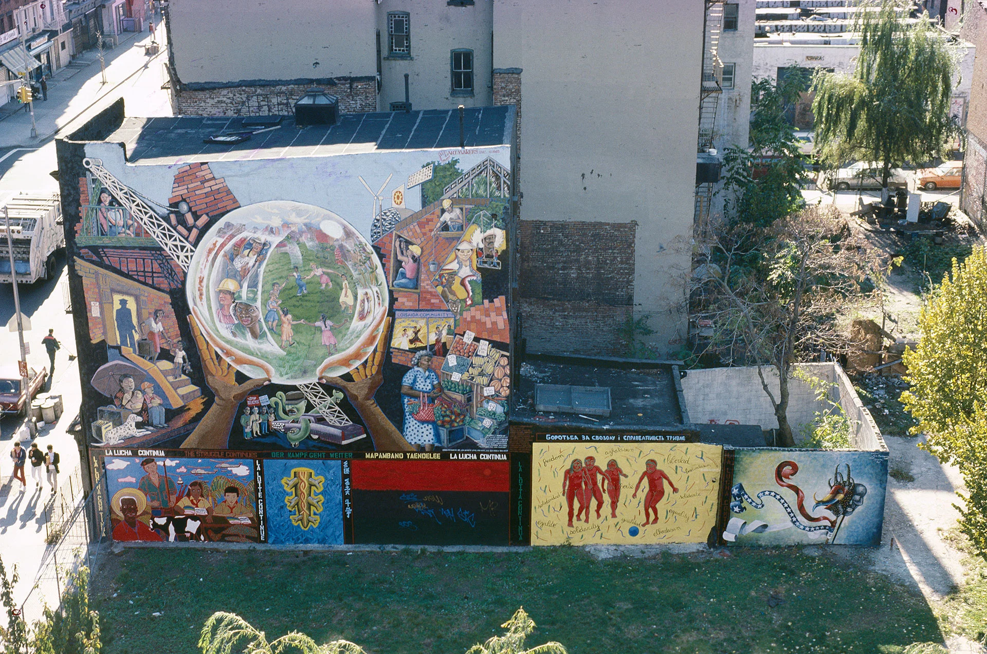 Above: La Lucha Continua The Struggle Continues collective mural. Below: individual murals by Karin Batten, Keith Christensen, Cliff Joseph, Camille Perrottet and Maria Dominguez Photo © Estate of Eva Cockcroft
