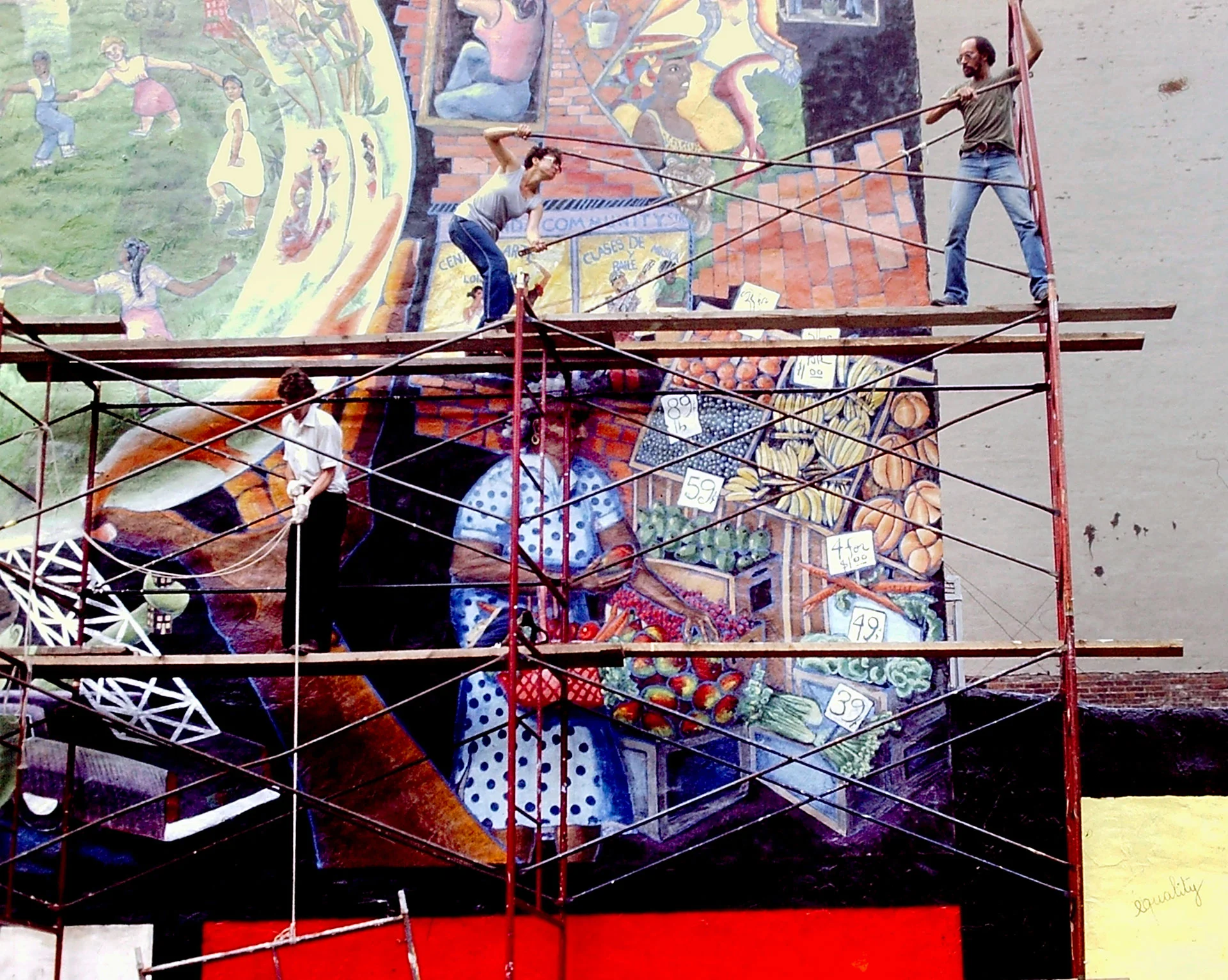 Dismantling the scaffold Photo © Camille Perrottet