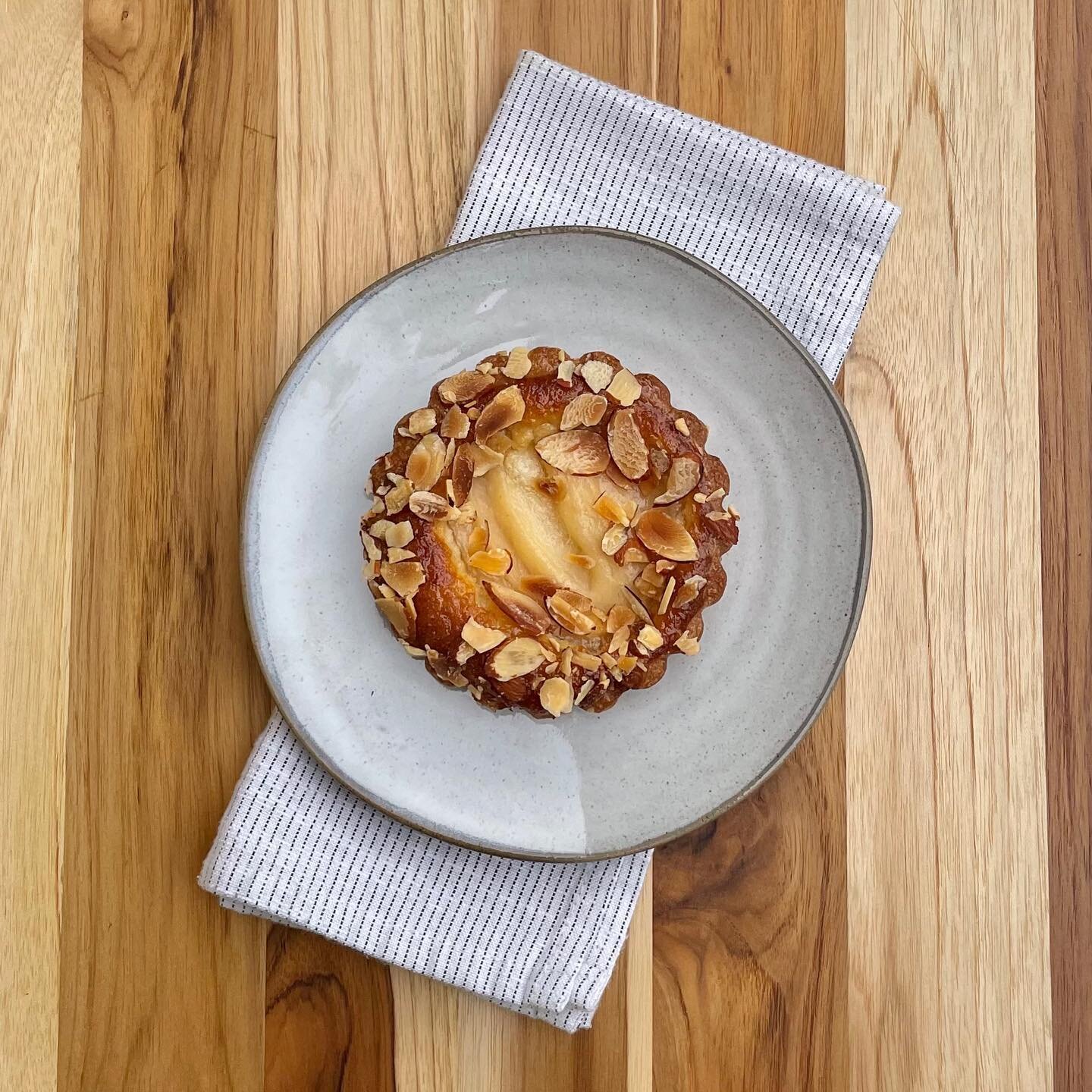 Any day is a pear-fect day for our Pear Almond Tart 🤤

PS: We&rsquo;re offering unlimited free delivery from Foode Tech Center for the month of October! Use coupon code &ldquo;HELLOFALL&rdquo;

*Only valid for orders placed at Foode Tech Center. Off