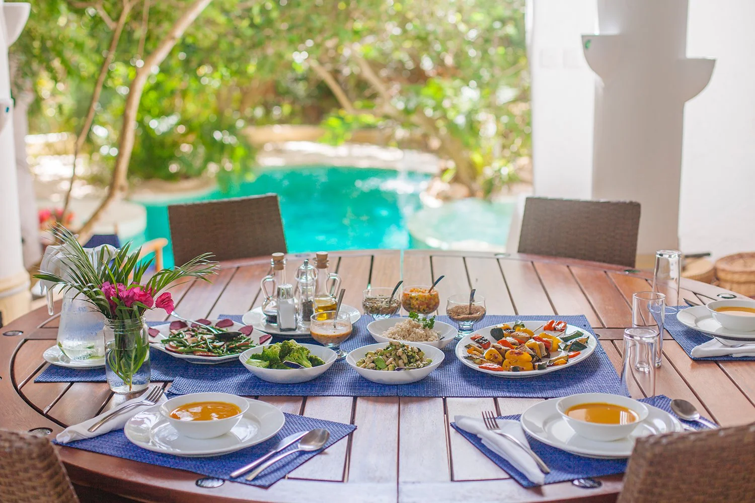 Copy of 061_Watamu_Treehouse_Kenya_HandZaround_Low_Res.jpg