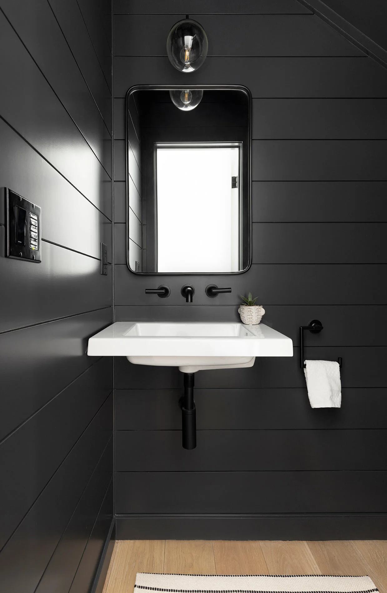 Southview_GuestBath-1.jpg