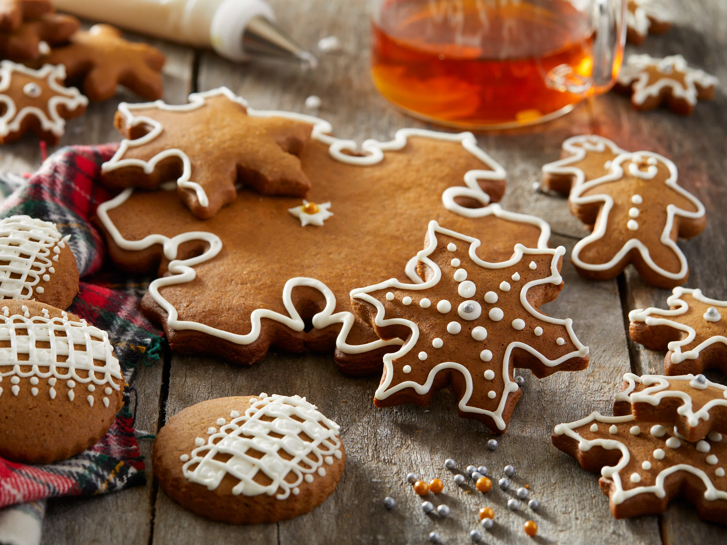 Gingerbread_cookies_V1.jpg